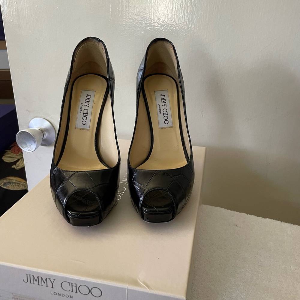 Jimmy Choo Mock Choc 113 Comet black peep toe pump